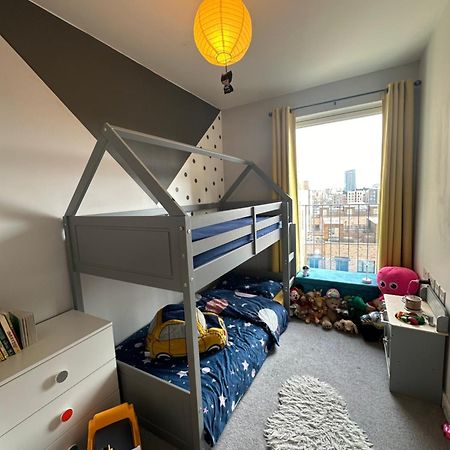 Luxury 3 Bedroom Flat In Stratford, ลอนดอน ภายนอก รูปภาพ