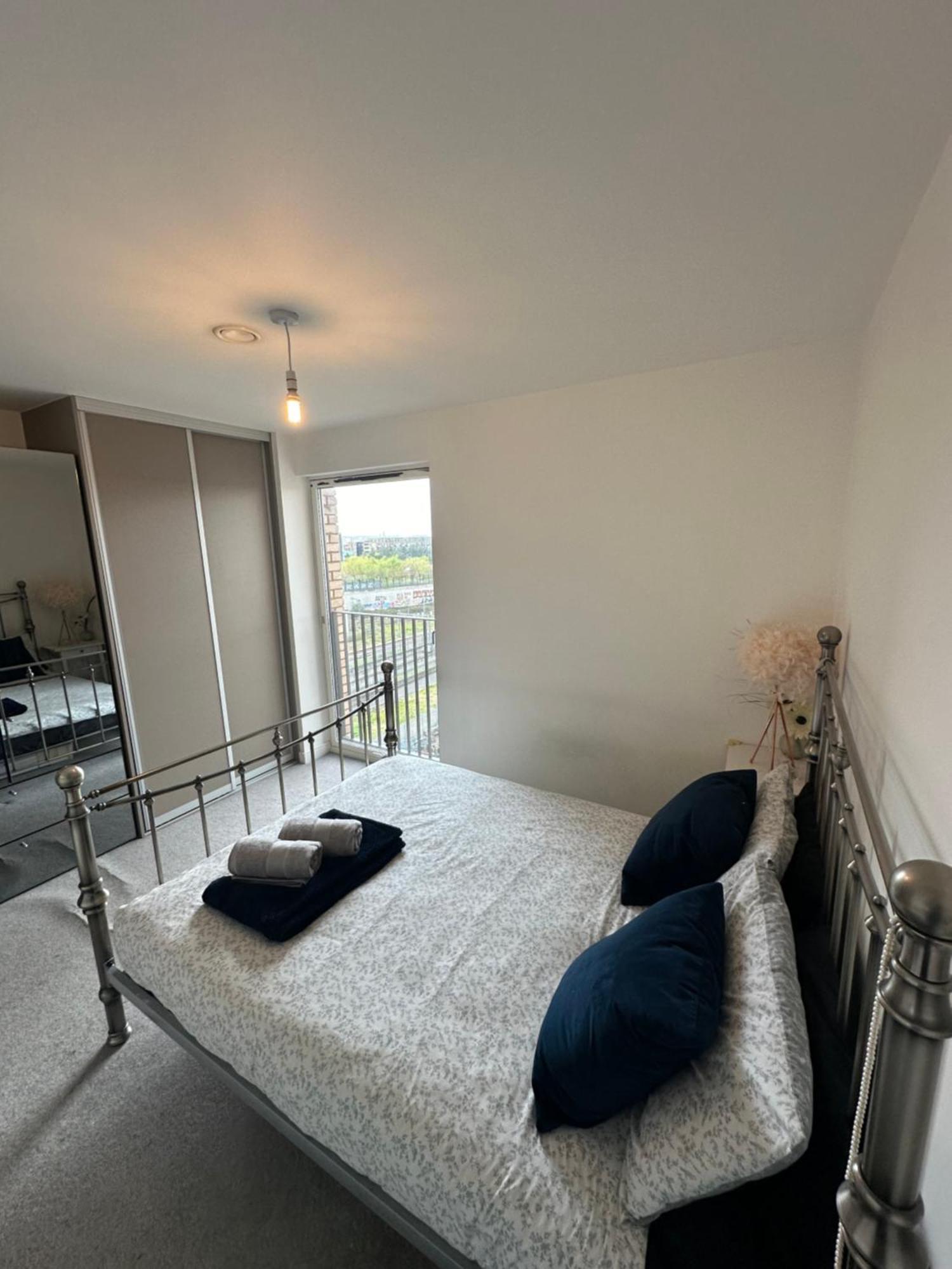 Luxury 3 Bedroom Flat In Stratford, ลอนดอน ภายนอก รูปภาพ