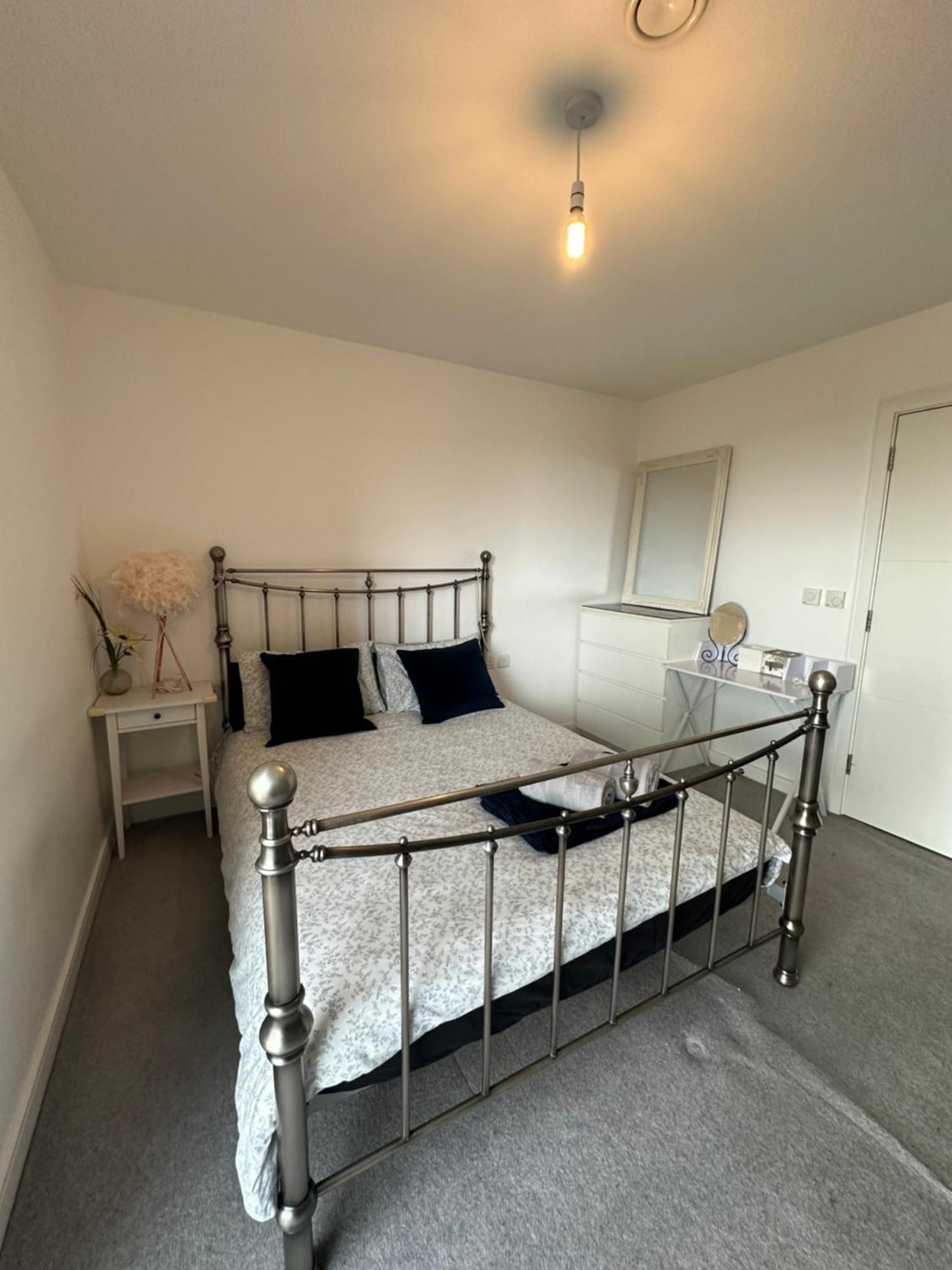 Luxury 3 Bedroom Flat In Stratford, ลอนดอน ภายนอก รูปภาพ