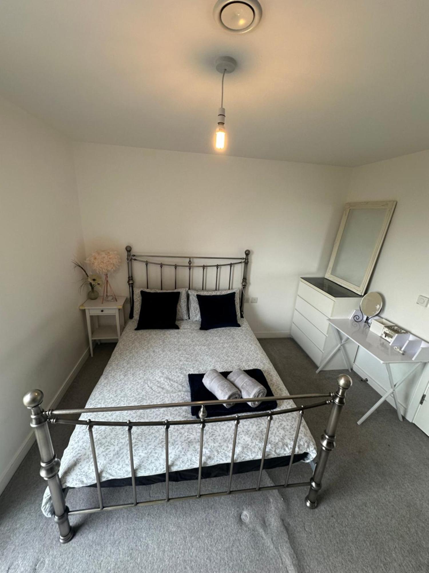 Luxury 3 Bedroom Flat In Stratford, ลอนดอน ภายนอก รูปภาพ