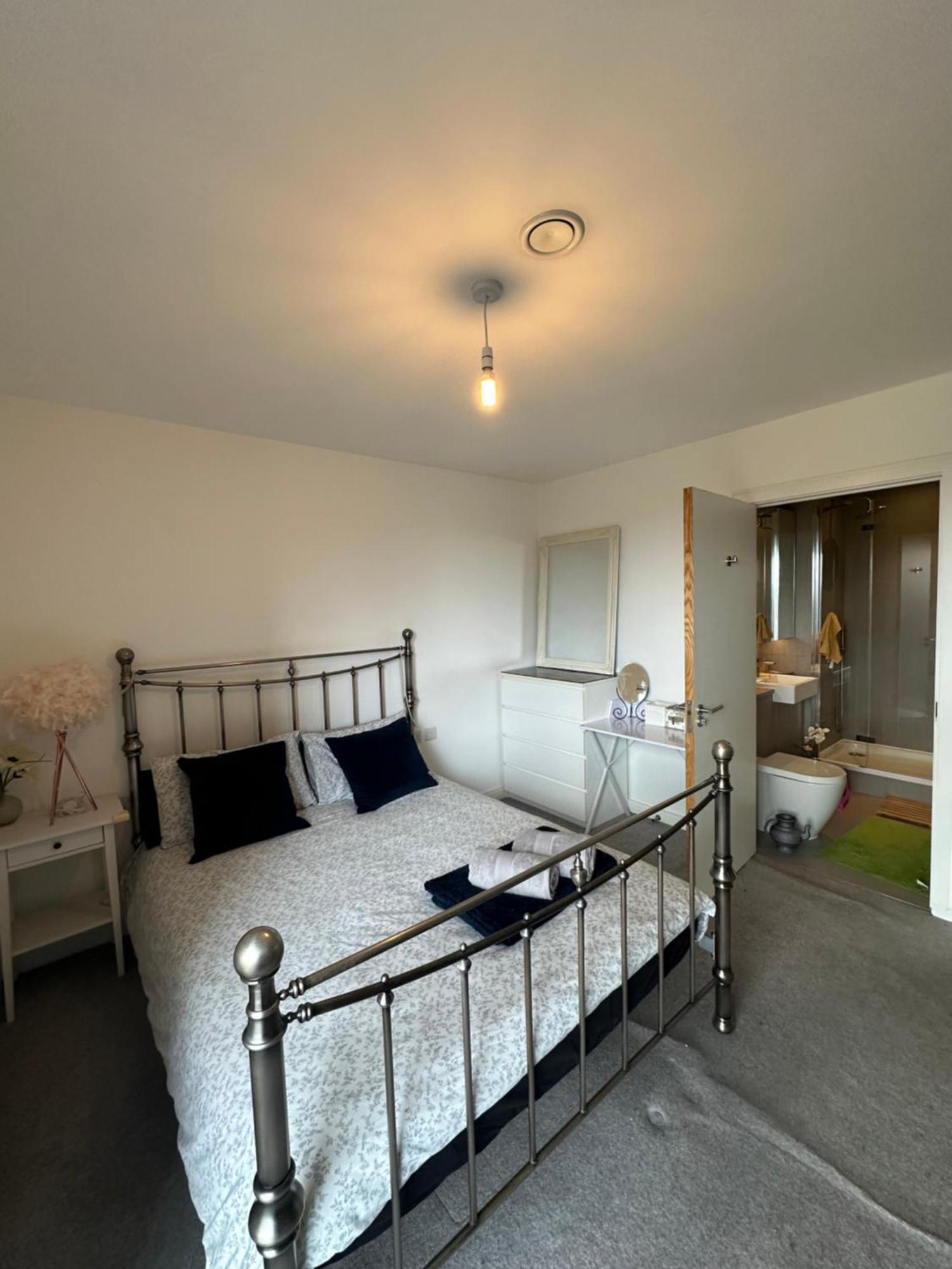 Luxury 3 Bedroom Flat In Stratford, ลอนดอน ภายนอก รูปภาพ