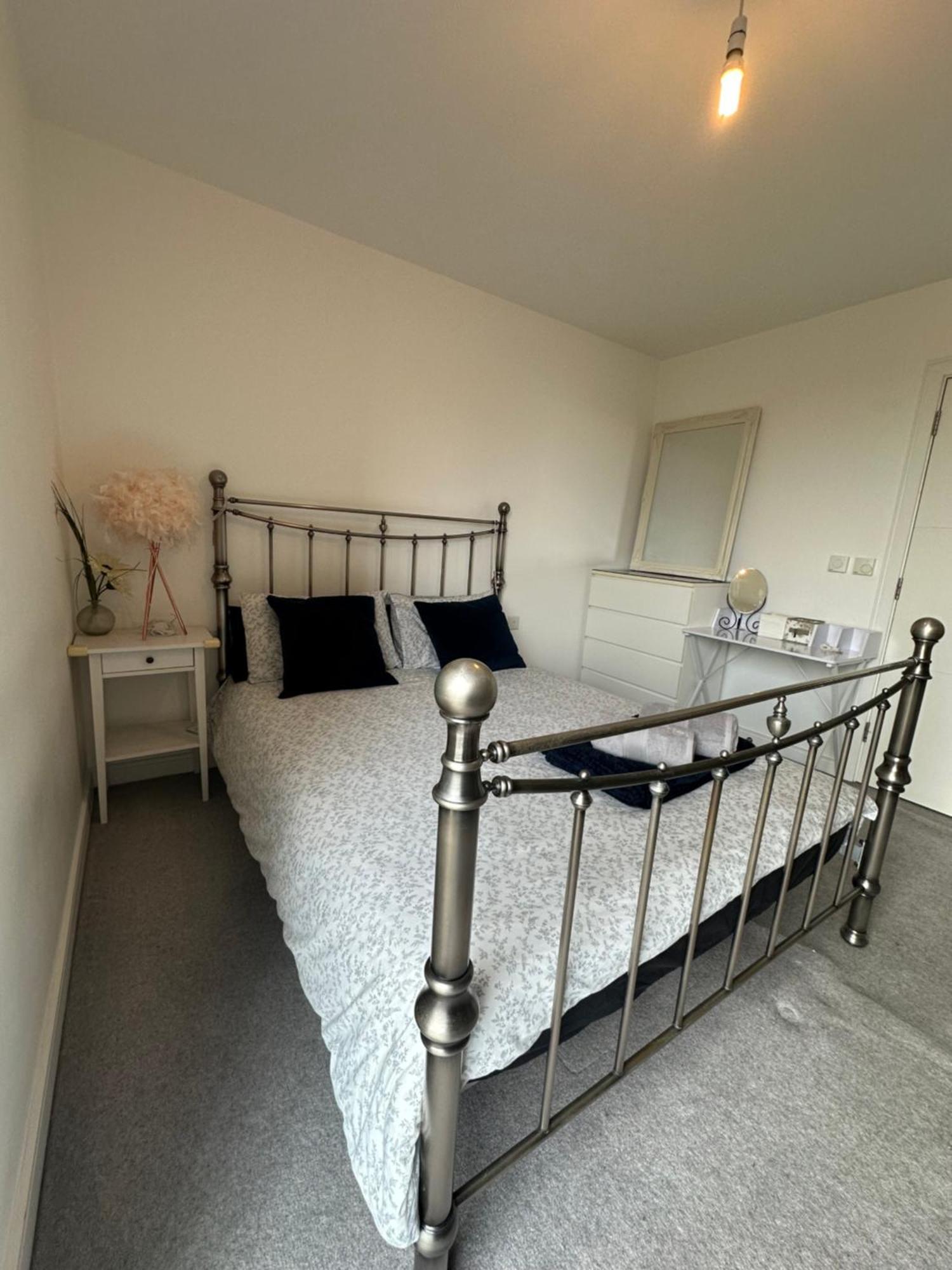 Luxury 3 Bedroom Flat In Stratford, ลอนดอน ภายนอก รูปภาพ