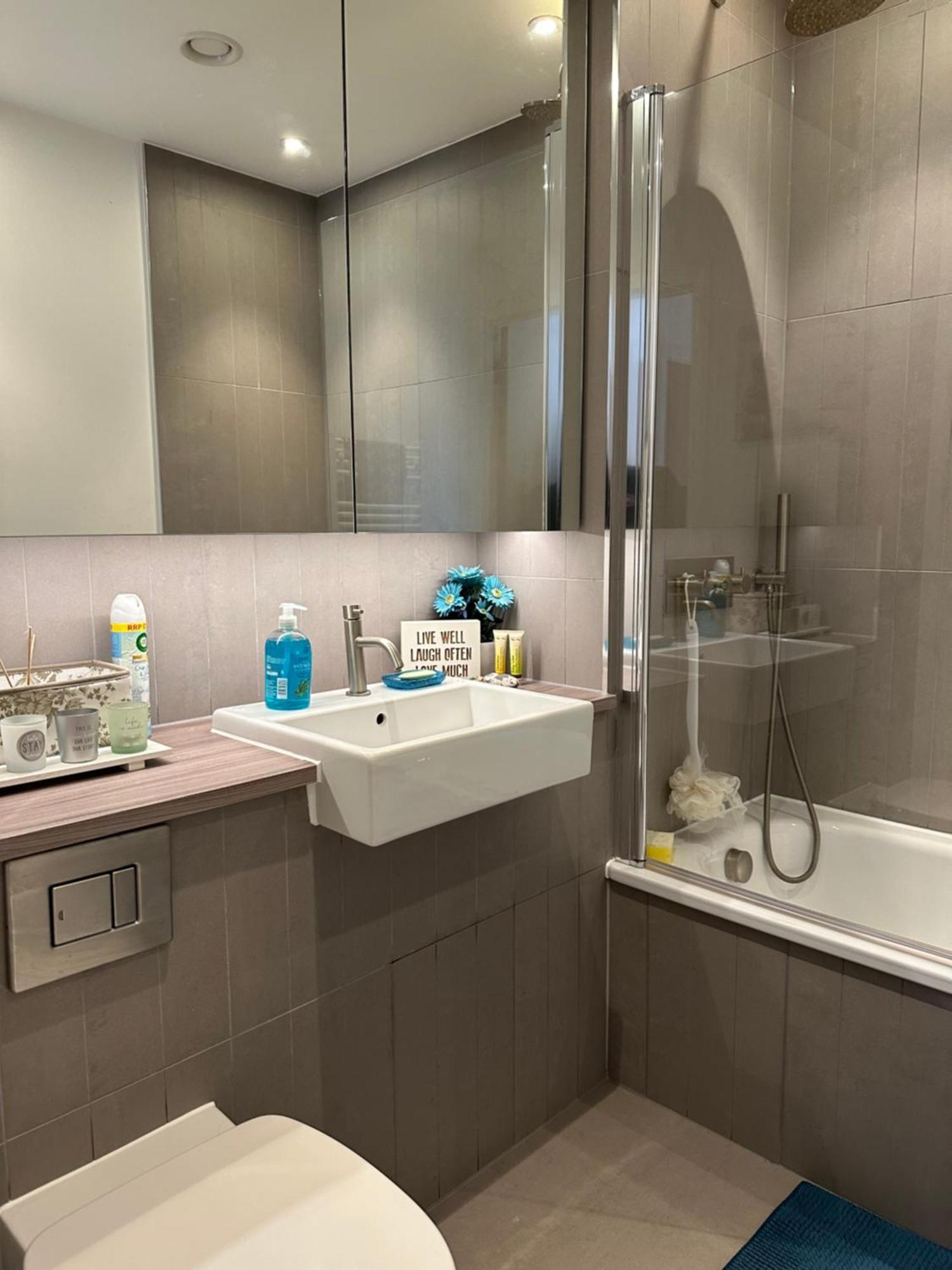 Luxury 3 Bedroom Flat In Stratford, ลอนดอน ภายนอก รูปภาพ