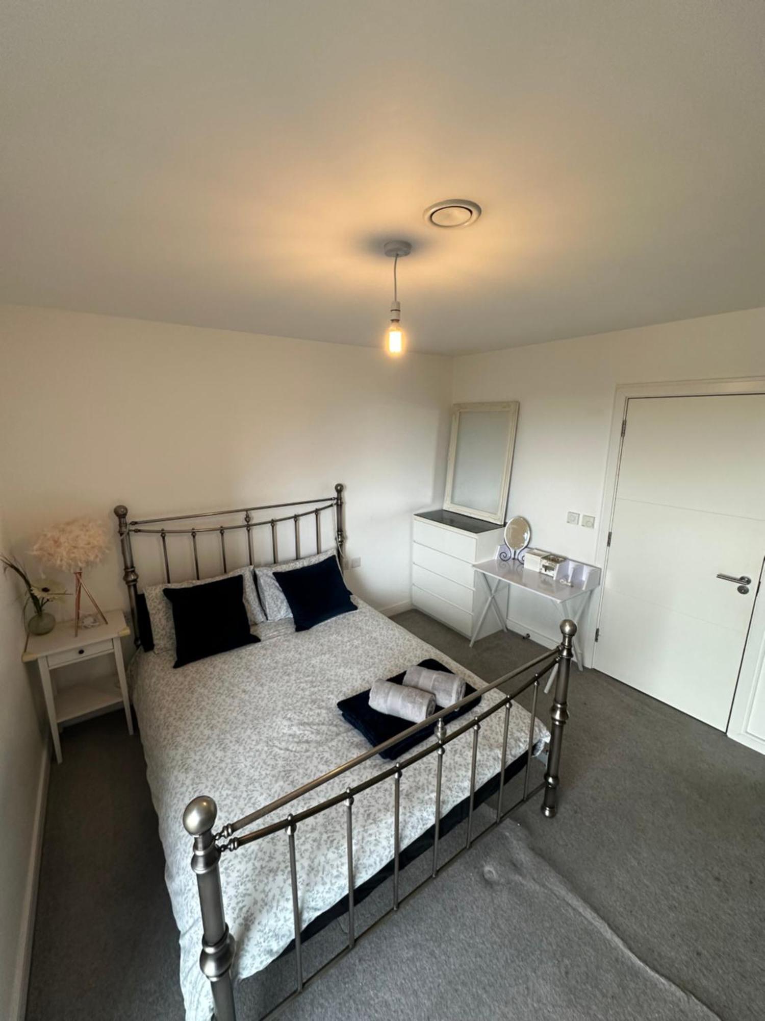 Luxury 3 Bedroom Flat In Stratford, ลอนดอน ภายนอก รูปภาพ