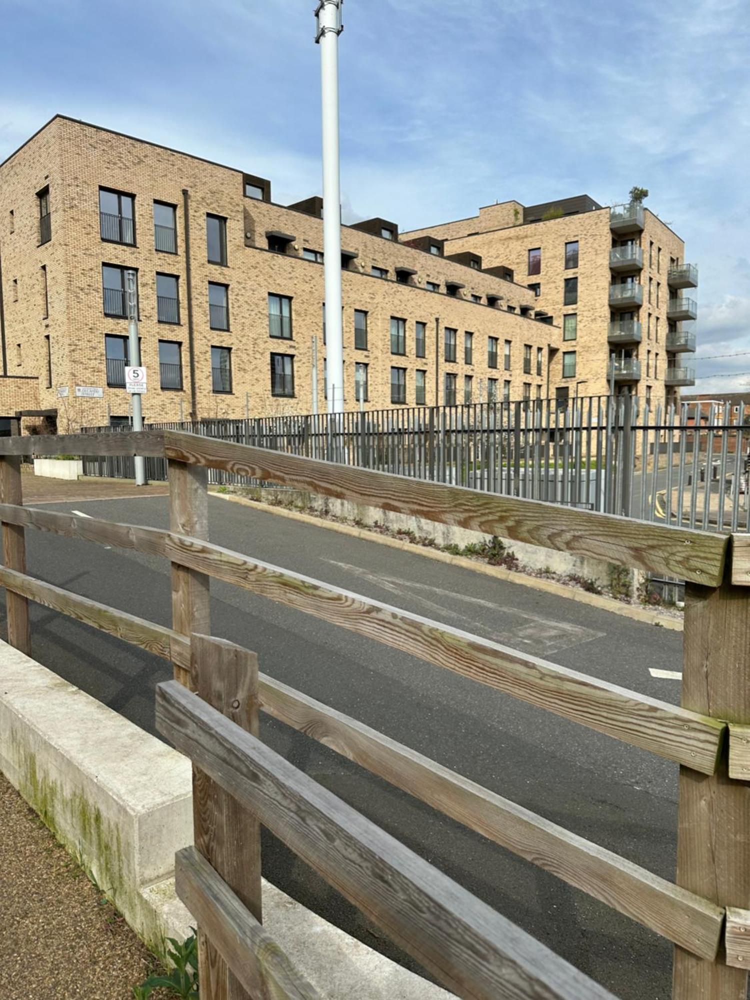 Luxury 3 Bedroom Flat In Stratford, ลอนดอน ภายนอก รูปภาพ
